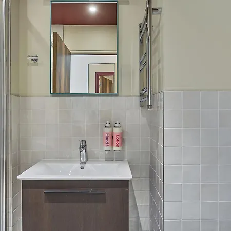 Numa Champs-elysees Aparthotel