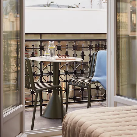 Numa Champs-élysées Paris
