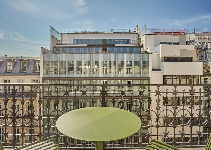 Numa Champs-élysées París