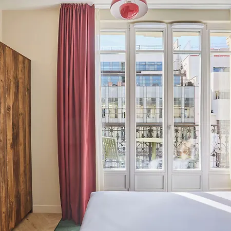 Numa Champs-elysees Aparthotel Paris