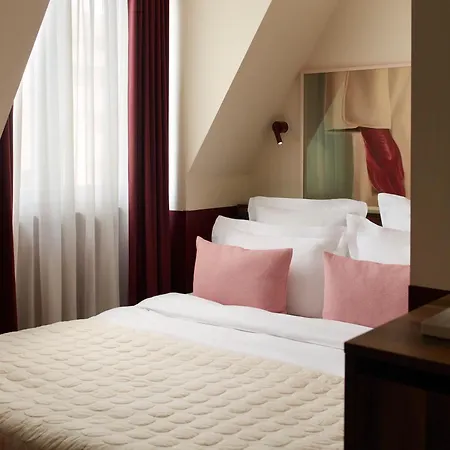 Numa Champs-elysees Aparthotel