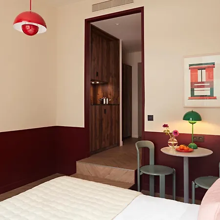 Numa Champs-elysees Aparthotel 4*