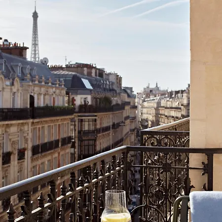 Numa Champs-elysees Aparthotel